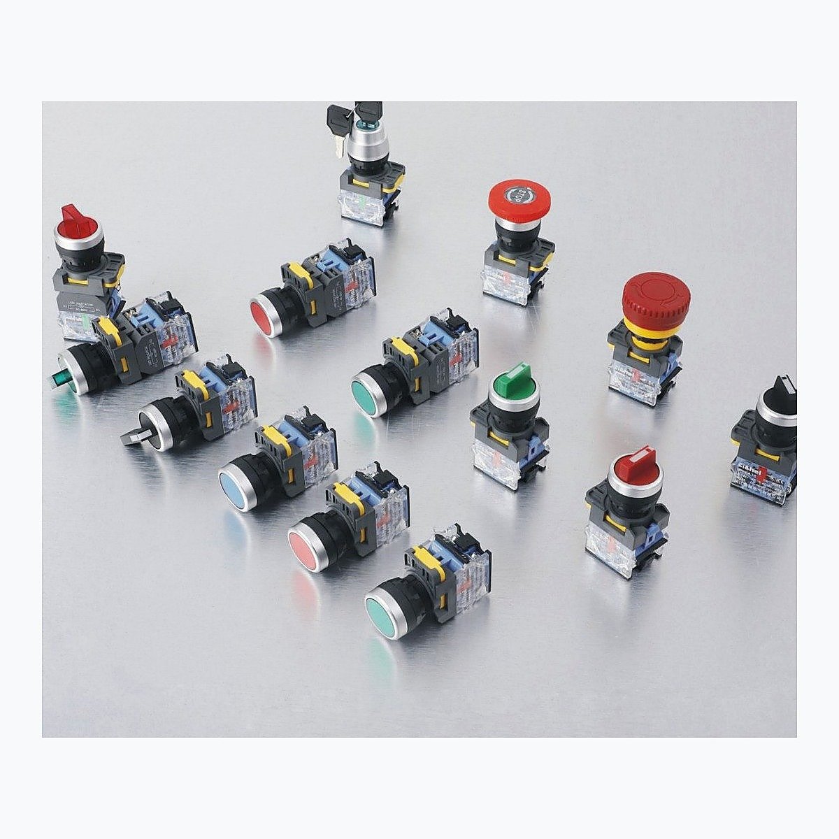 RTX-PB22 22mm pushbutton, selector and emergency-stop operator family